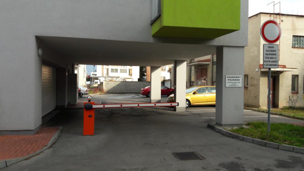Modern City Center Apartment With Private Parking マルティン エクステリア 写真